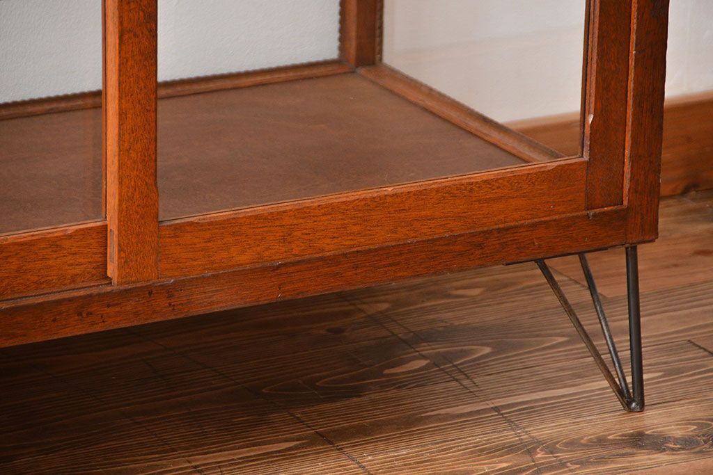 アンティーク家具　アンティーク　鉄脚付きガラスケース