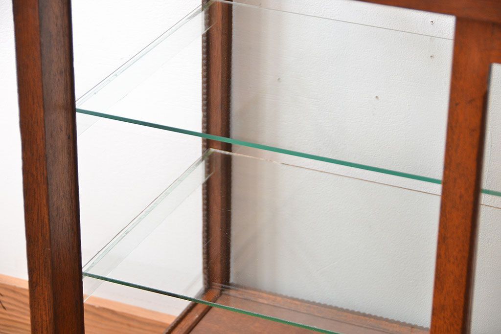 アンティーク家具　アンティーク　鉄脚付きガラスケース