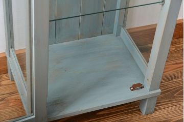 ヴィンテージ家具　イギリスビンテージ　縦型ペイントガラスケース