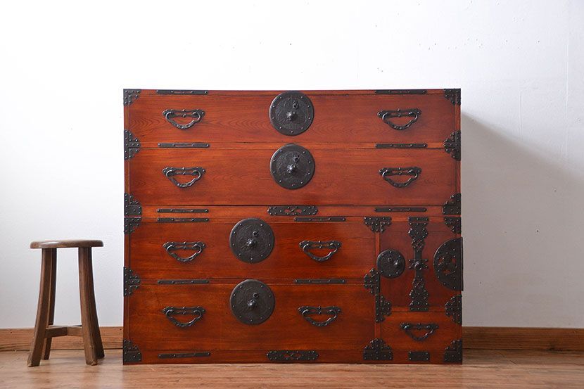 アンティーク家具　古民具・骨董　特注品!立派な金具の米沢箪笥