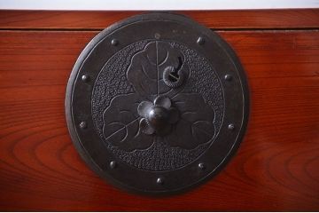 アンティーク家具　古民具・骨董　特注品!立派な金具の米沢箪笥