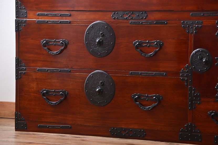 アンティーク家具　古民具・骨董　特注品!立派な金具の米沢箪笥