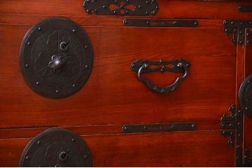 アンティーク家具　古民具・骨董　特注品!立派な金具の米沢箪笥