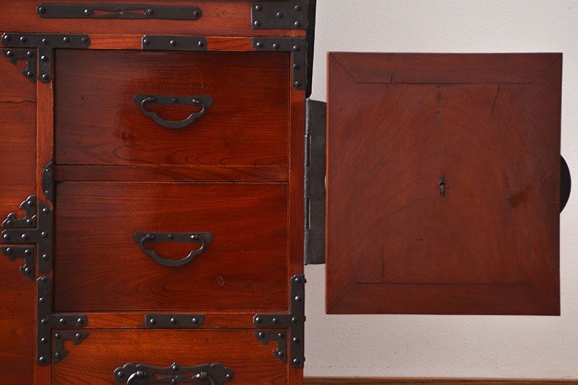 アンティーク家具　古民具・骨董　特注品!立派な金具の米沢箪笥