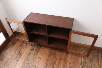 アンティーク家具　アンティーク　鉄脚付きガラス戸棚