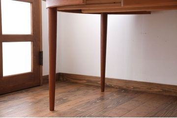 ヴィンテージ家具　北欧ビンテージ　デンマーク製　エクステンションテーブル