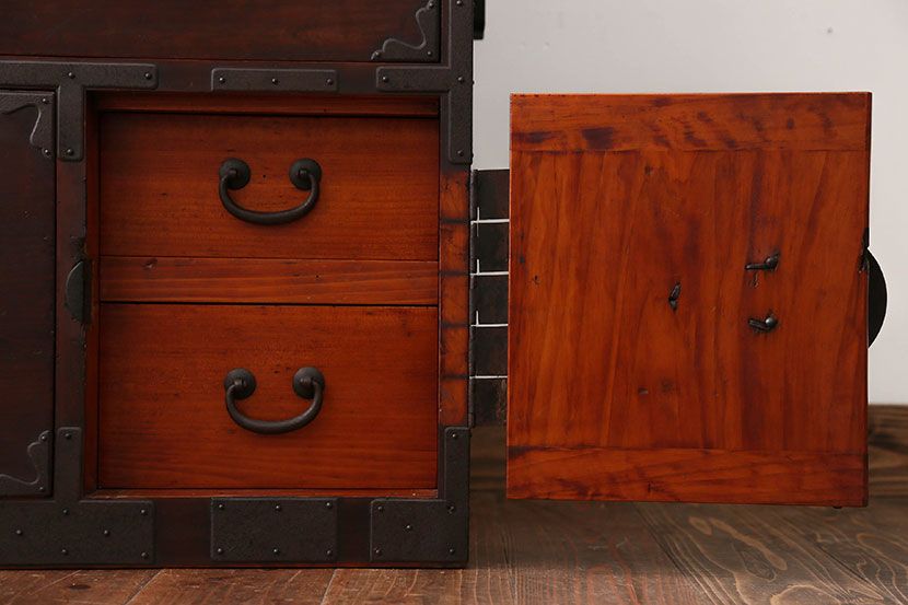 アンティーク家具　古民具・骨董　総檜材の重ね衣装箪笥