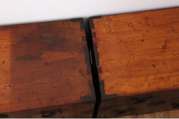 アンティーク家具　古民具・骨董　総檜材の重ね衣装箪笥