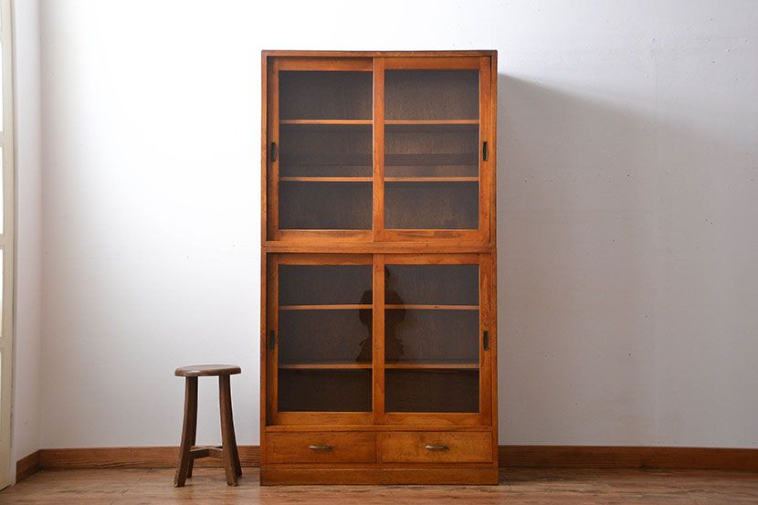 レトロ家具　昭和レトロ　シンプルな収納棚