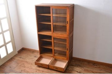 レトロ家具　昭和レトロ　シンプルな収納棚