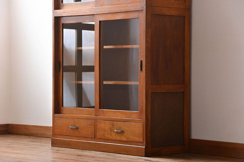 レトロ家具　昭和レトロ　シンプルな収納棚