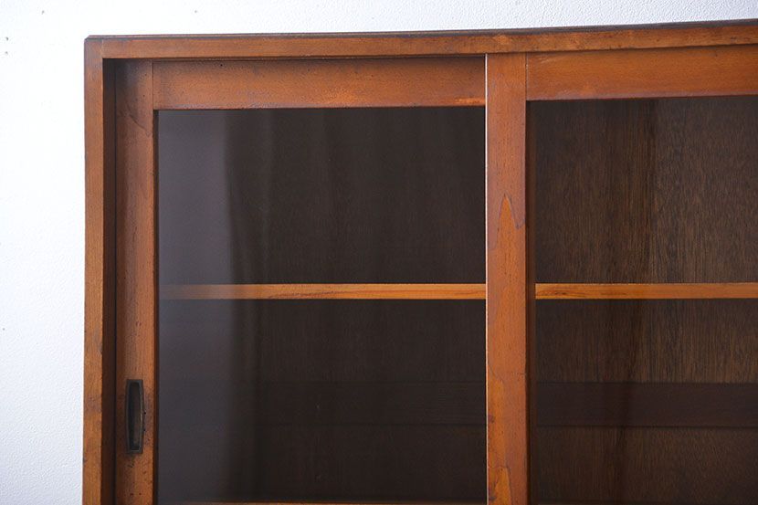 レトロ家具　昭和レトロ　シンプルな収納棚