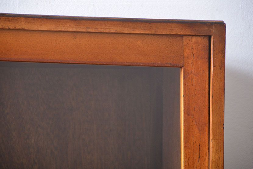 レトロ家具　昭和レトロ　シンプルな収納棚