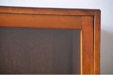 レトロ家具　昭和レトロ　シンプルな収納棚