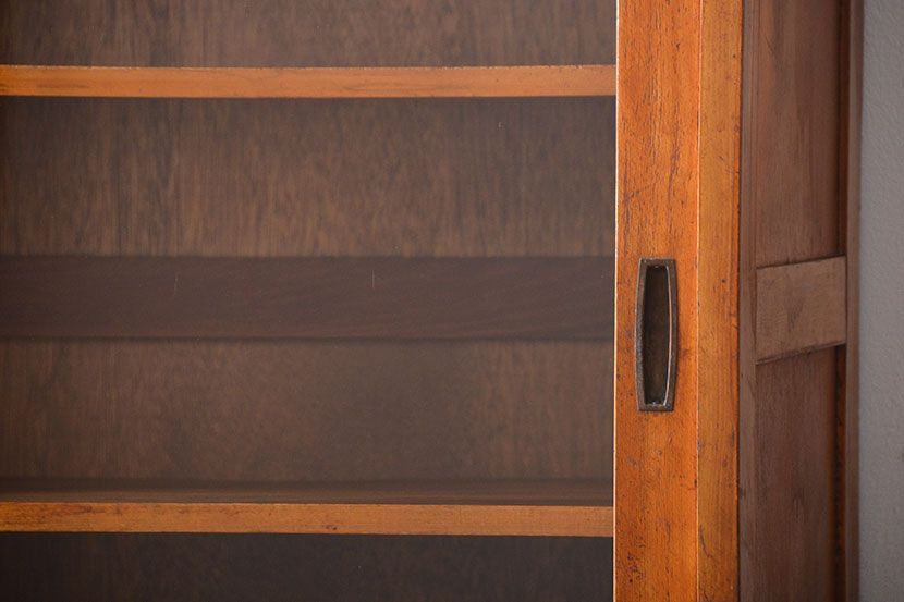 レトロ家具　昭和レトロ　シンプルな収納棚