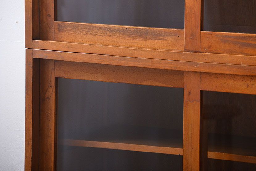 レトロ家具　昭和レトロ　シンプルな収納棚