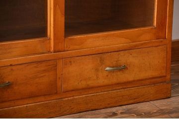 レトロ家具　昭和レトロ　シンプルな収納棚