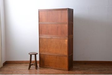 レトロ家具　昭和レトロ　シンプルな収納棚