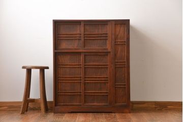 レトロ家具　昭和レトロ　味わい深い収納棚