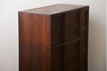 レトロ家具　昭和レトロ　味わい深い収納棚