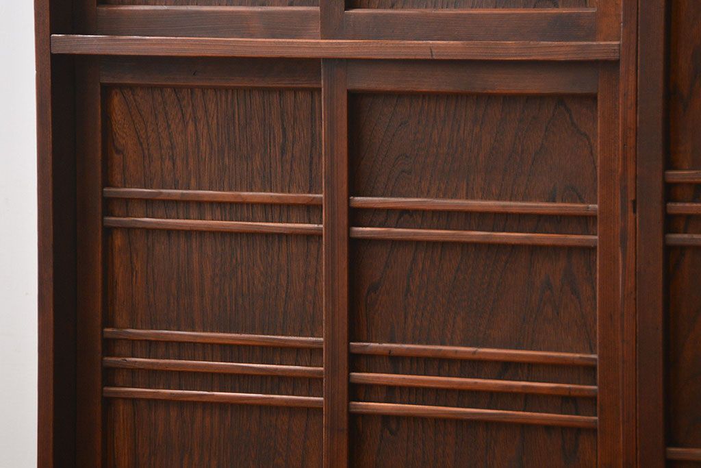 レトロ家具　昭和レトロ　味わい深い収納棚