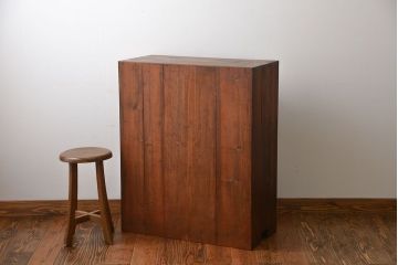 レトロ家具　昭和レトロ　味わい深い収納棚