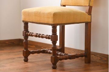 アンティーク家具　イギリスアンティーク　上品なチェア(2)