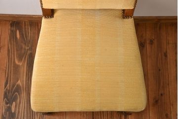 アンティーク家具　イギリスアンティーク　上品なチェア(2)