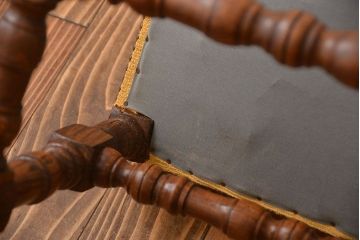 アンティーク家具　イギリスアンティーク　上品なチェア(2)