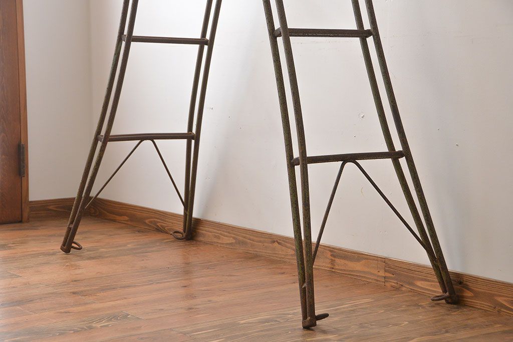 昭和レトロ☆脚立 折りたたみ式の小さな脚立 昭和レトロ 木製 | 家貨屋 kakaya