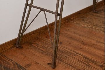 アンティーク雑貨　昭和レトロ　シャビーなアイアンの脚立(梯子)