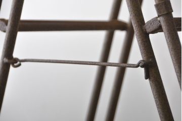 アンティーク雑貨　昭和レトロ　シャビーなアイアンの脚立(梯子)