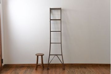 アンティーク雑貨　昭和レトロ　シャビーなアイアンの脚立(梯子)