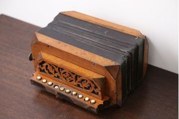 イギリスアンティーク　アコーディオン