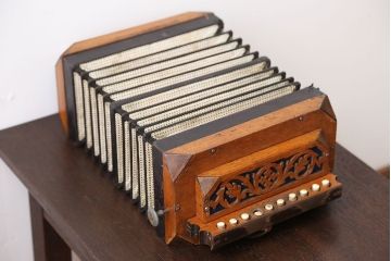 イギリスアンティーク　アコーディオン