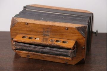イギリスアンティーク　アコーディオン
