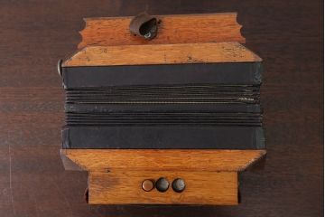 イギリスアンティーク　アコーディオン