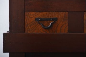 アンティーク家具　古民具・骨董　丸桟仕上げの六尺近江水屋箪笥