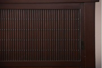 アンティーク家具　古民具・骨董　丸桟仕上げの六尺近江水屋箪笥