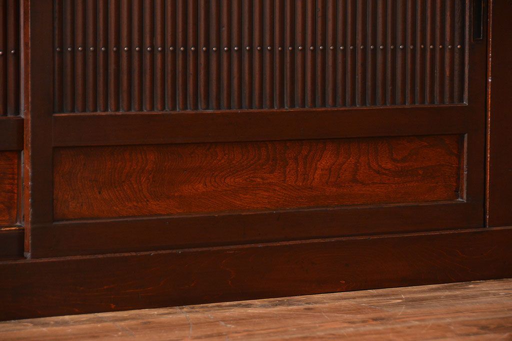 アンティーク家具　古民具・骨董　丸桟仕上げの六尺近江水屋箪笥