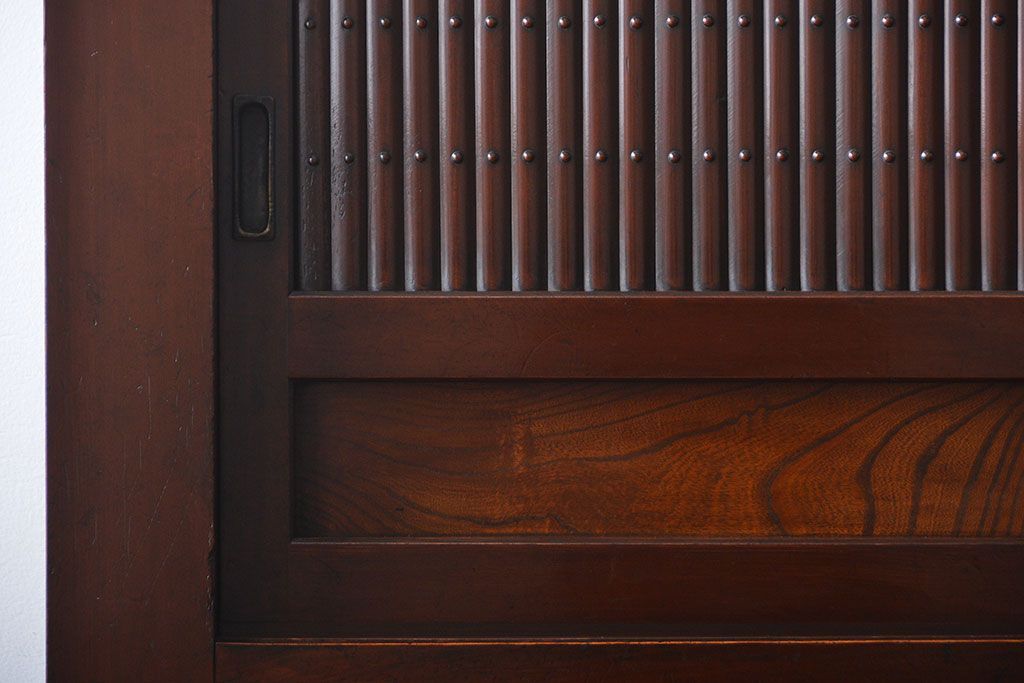 アンティーク家具　古民具・骨董　丸桟仕上げの六尺近江水屋箪笥