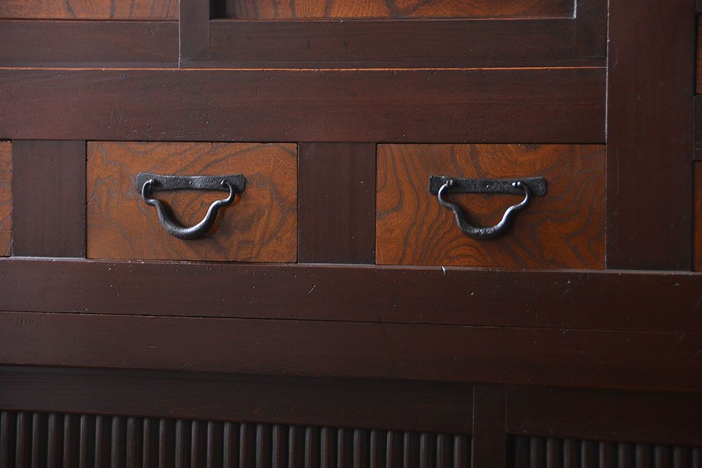 アンティーク家具　古民具・骨董　丸桟仕上げの六尺近江水屋箪笥