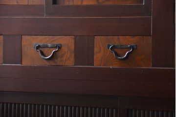 アンティーク家具　古民具・骨董　丸桟仕上げの六尺近江水屋箪笥