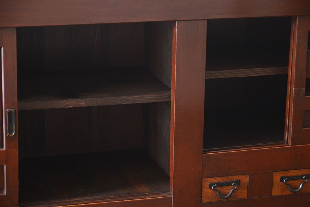 アンティーク家具　古民具・骨董　丸桟仕上げの六尺近江水屋箪笥