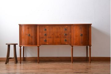 アンティーク家具　イギリスアンティーク　メープル材の上品なサイドボード