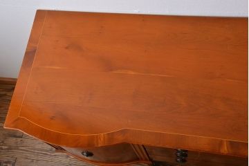 アンティーク家具　イギリスアンティーク　メープル材の上品なサイドボード