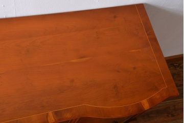 アンティーク家具　イギリスアンティーク　メープル材の上品なサイドボード