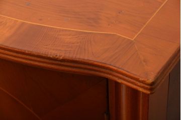 アンティーク家具　イギリスアンティーク　メープル材の上品なサイドボード