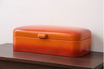 アンティーク雑貨　イギリスビンテージ　ホーローブレット缶(1)