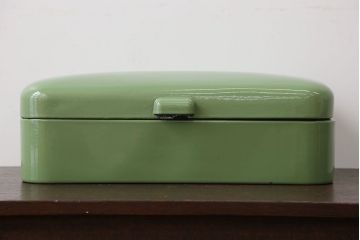アンティーク雑貨　イギリスビンテージ　ホーローブレット缶(2)